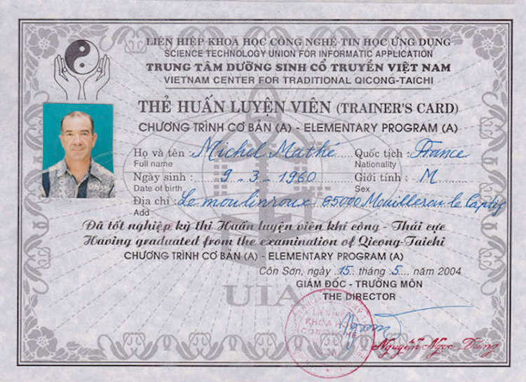 Michel Mathé enseignant de Qi Gong diplômé au Vietnam en 2004